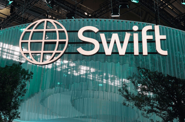 Swift × Chainlink Enable Cross-Chain Asset Settlement